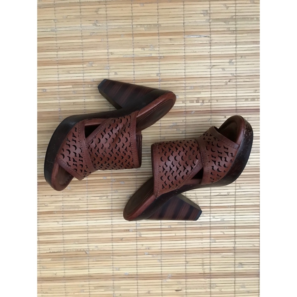 🦒❣️ FRYE, baby, Frye !¡ Die Cut Peep Toe Heels